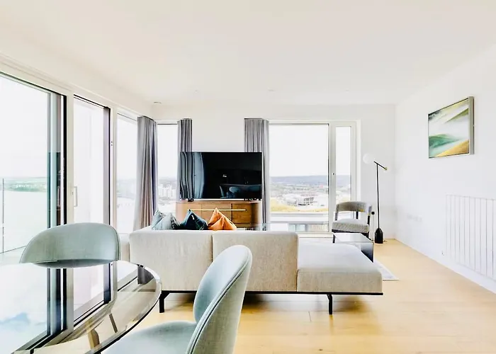 Executive Waterfront Split Penthouse
