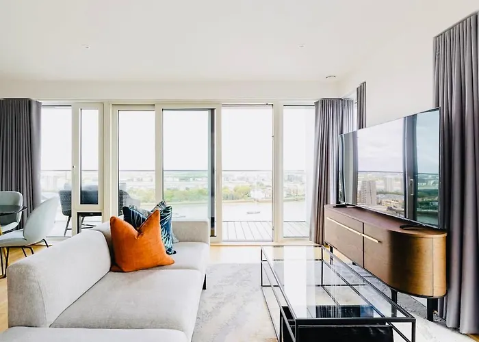 Executive Waterfront Split Penthouse