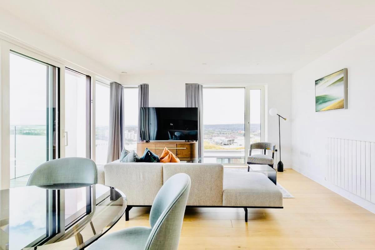 Apartment Executive Waterfront Split Penthouse London