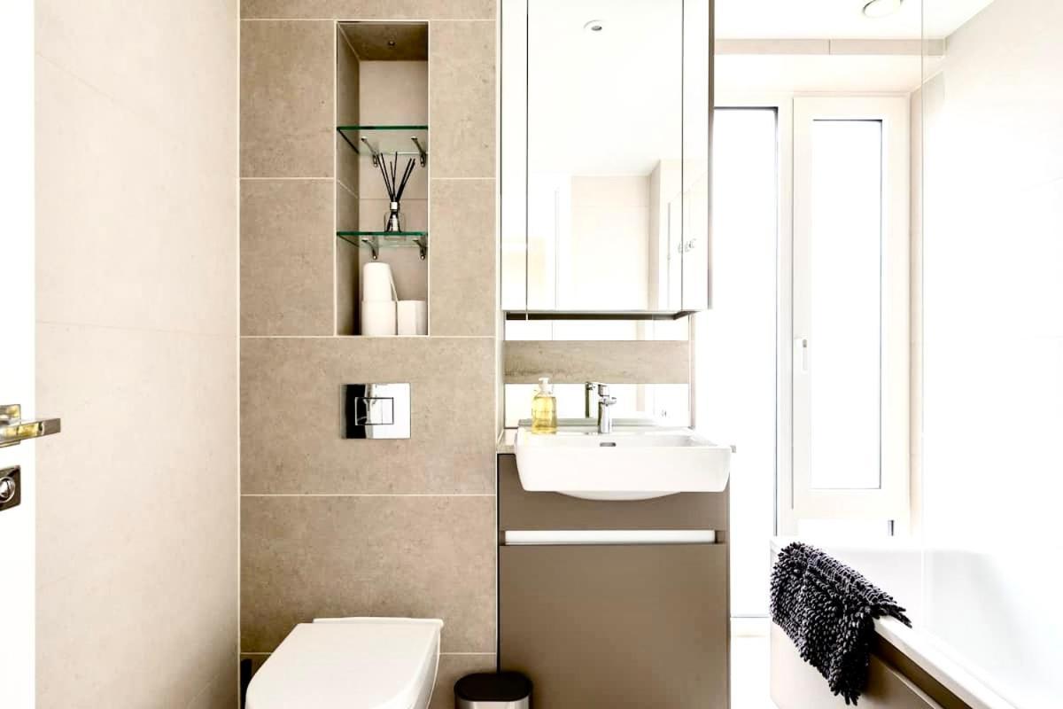 Apartment Executive Waterfront Split Penthouse London