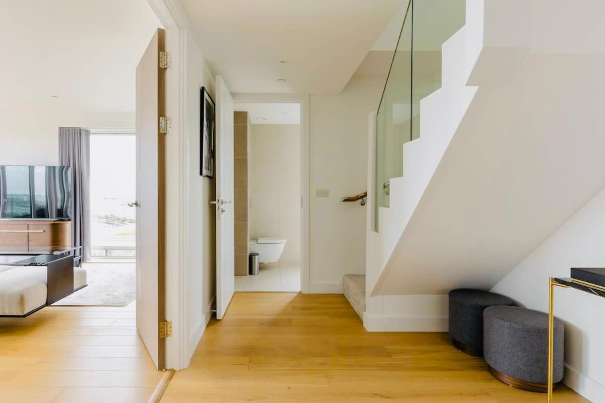 Executive Waterfront Split Penthouse * London