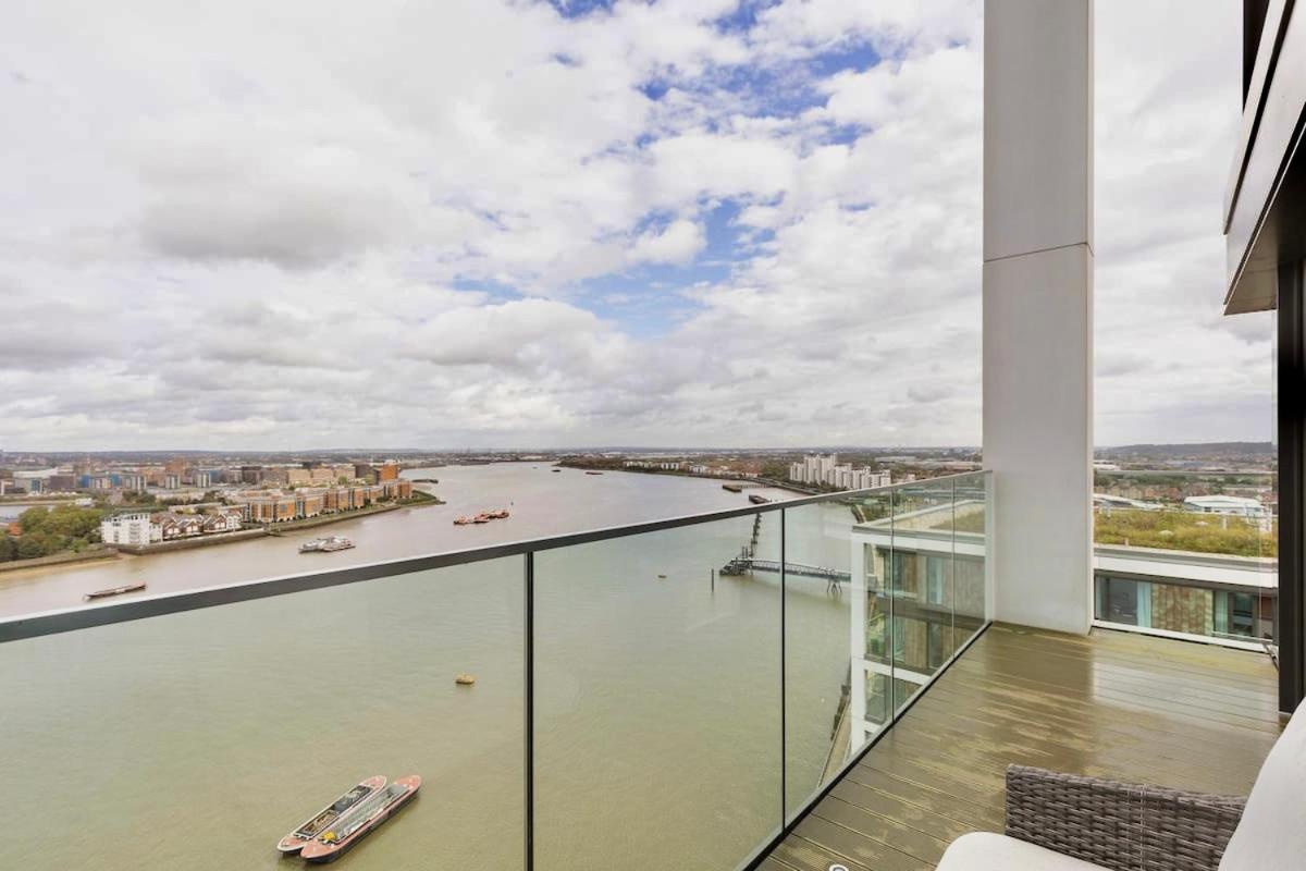 Executive Waterfront Split Penthouse *