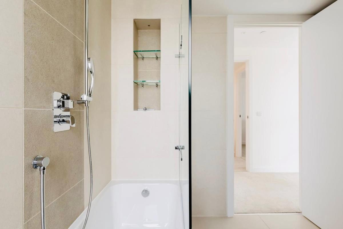 Executive Waterfront Split Penthouse *