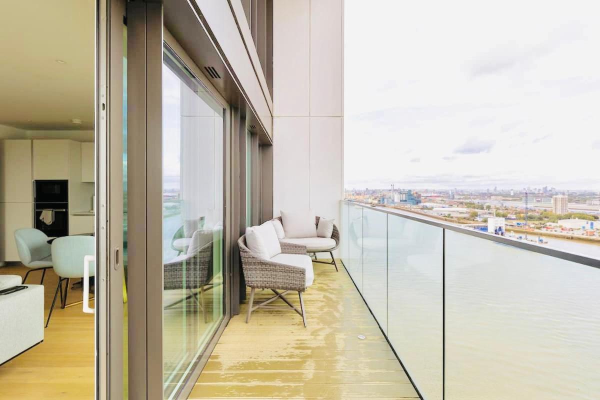 Apartment Executive Waterfront Split Penthouse