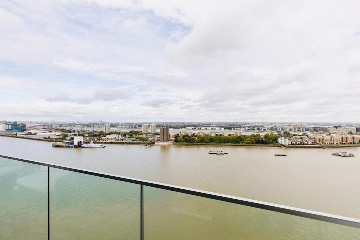 Executive Waterfront Split Penthouse *