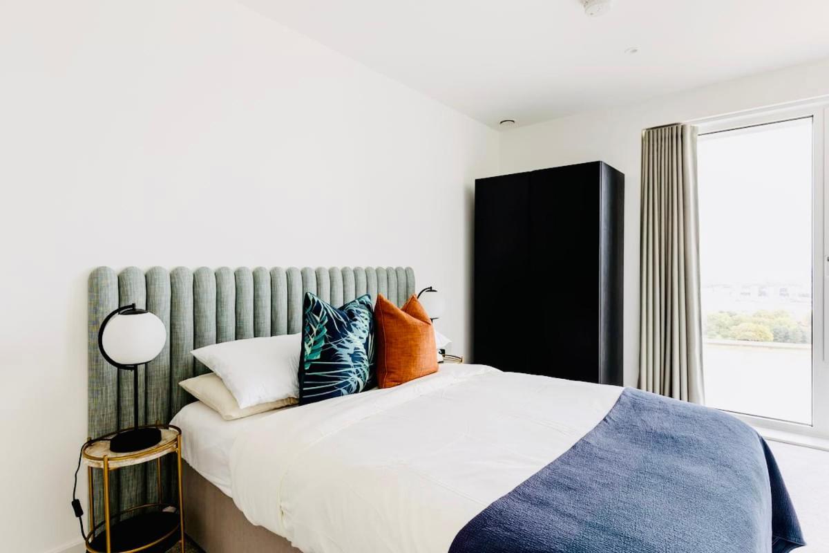 Executive Waterfront Split Penthouse London