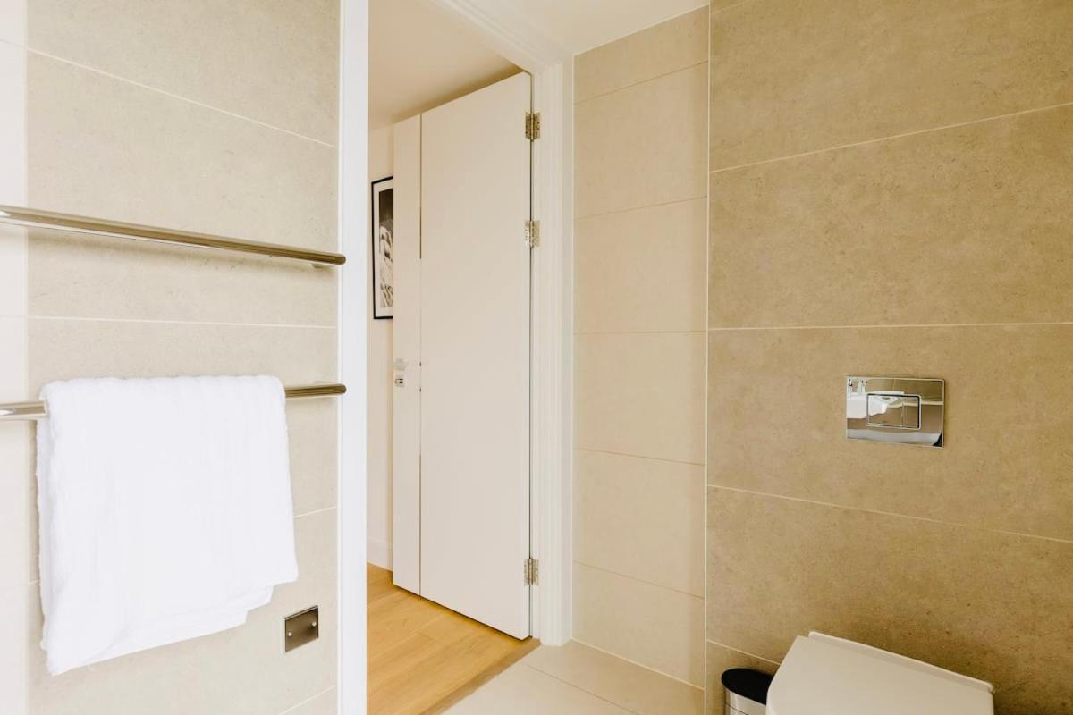 Apartment Executive Waterfront Split Penthouse London