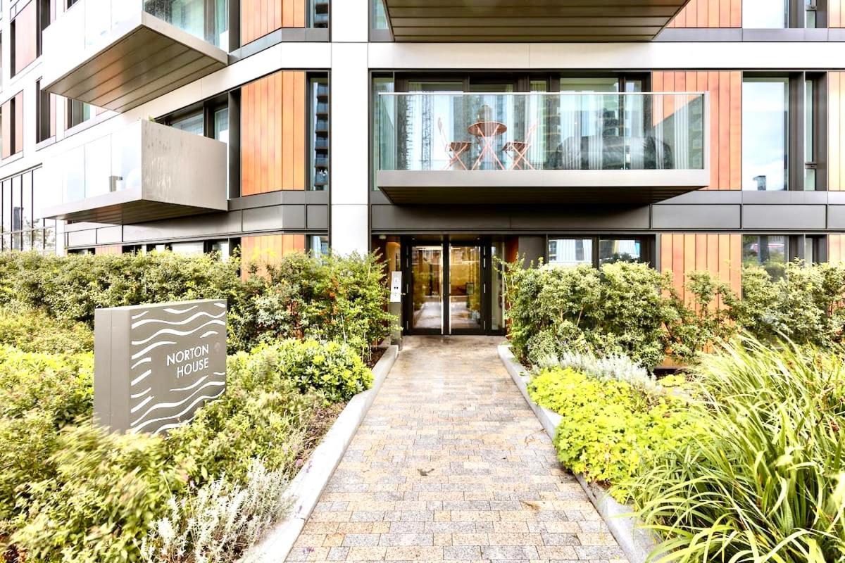 Executive Waterfront Split Penthouse *