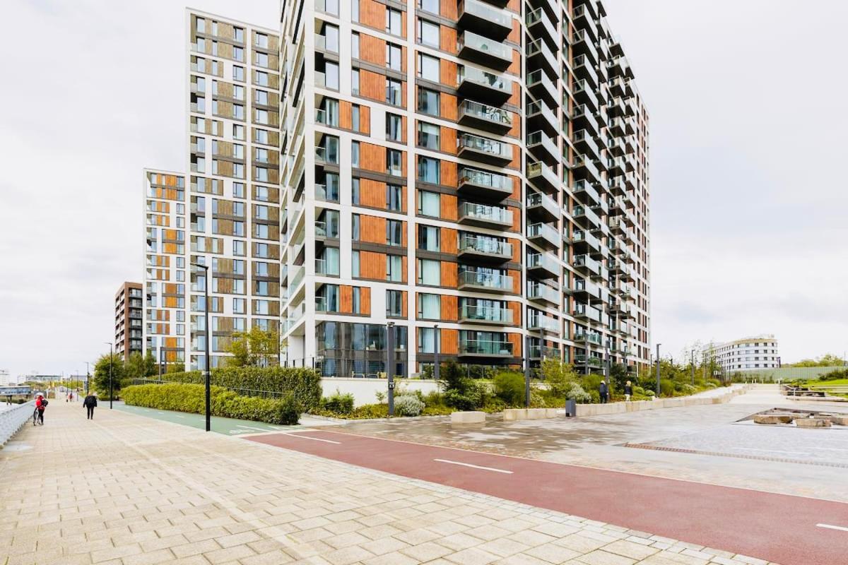 Executive Waterfront Split Penthouse London
