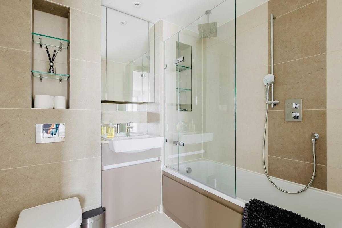 Executive Waterfront Split Penthouse *